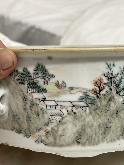 古玩陶瓷人物山水紋淺絳彩一品鍋真品鑒賞圖