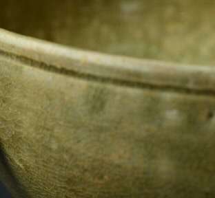 古玩陶瓷越窯系青釉碗真品鑒賞圖