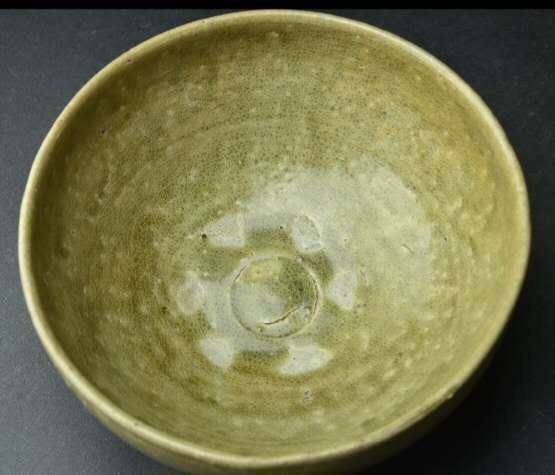 古玩陶瓷越窯系青釉碗真品鑒賞圖