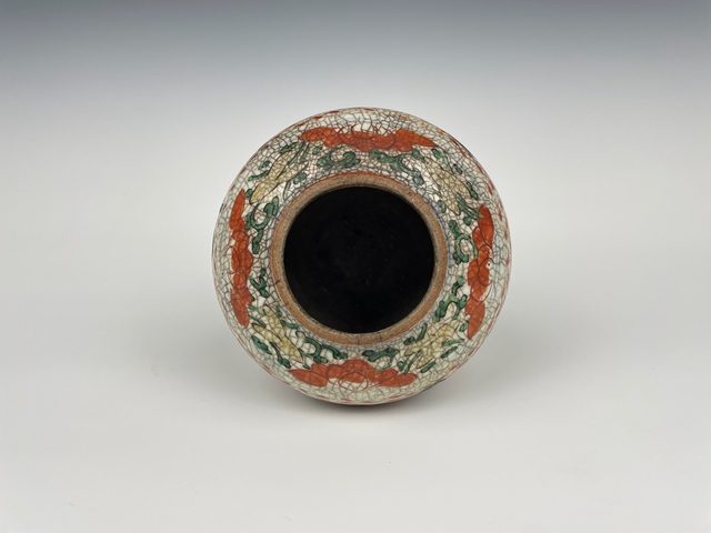 古玩陶瓷清早期·五彩獅子繡球罐拍賣，當(dāng)前價格0元