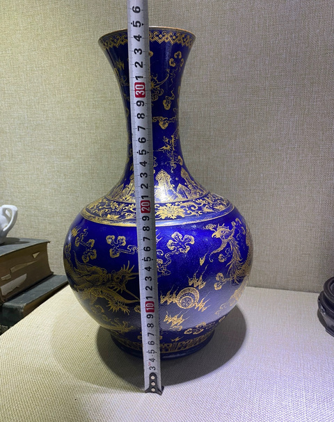 古玩陶瓷霽藍釉描金龍鳳紋賞瓶，注意一下金彩真品鑒賞圖