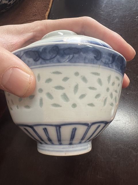 古玩陶瓷玲瓏瓷青花蓋碗真品鑒賞圖