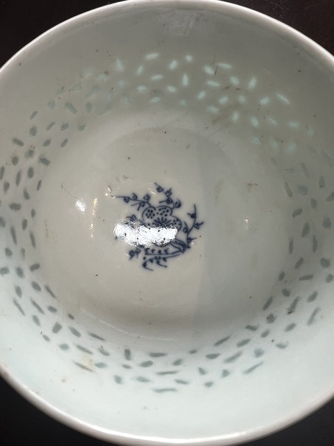 古玩陶瓷玲瓏瓷青花蓋碗真品鑒賞圖