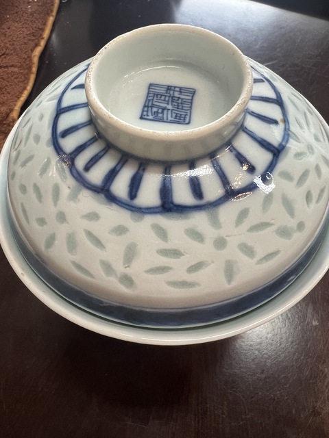 古玩陶瓷玲瓏瓷青花蓋碗真品鑒賞圖