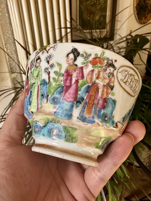 古玩陶瓷咸豐廣彩12花神人物大把杯拍賣，當前價格2777元