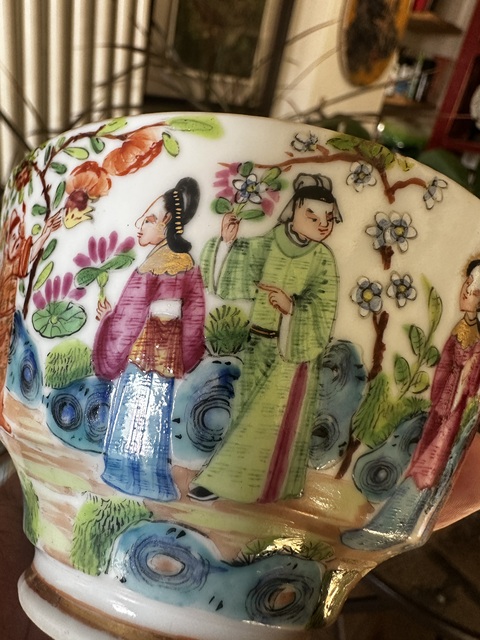 古玩陶瓷咸豐廣彩12花神人物大把杯拍賣，當前價格2777元