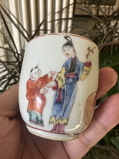 古玩陶瓷乾隆粉彩人物故事紋把杯拍賣，當前價格2222元