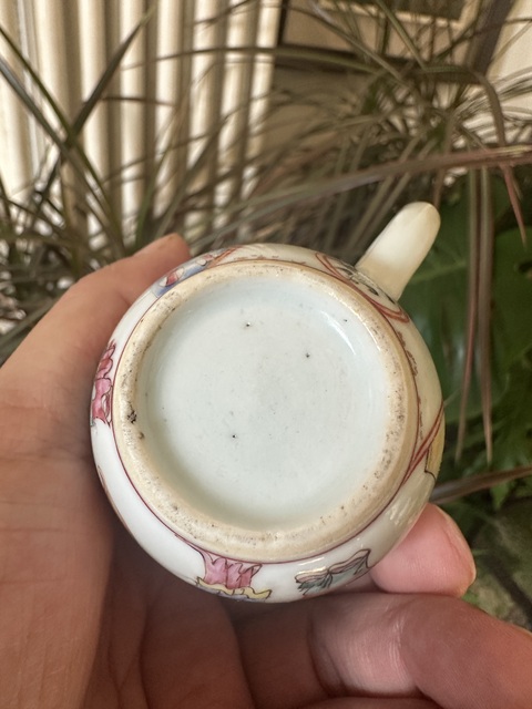 古玩陶瓷乾隆粉彩人物故事紋把杯拍賣，當前價格2222元