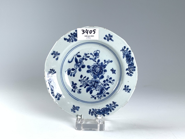 古玩陶瓷清早期·青花花卉紋折沿盤拍賣，當前價格0元