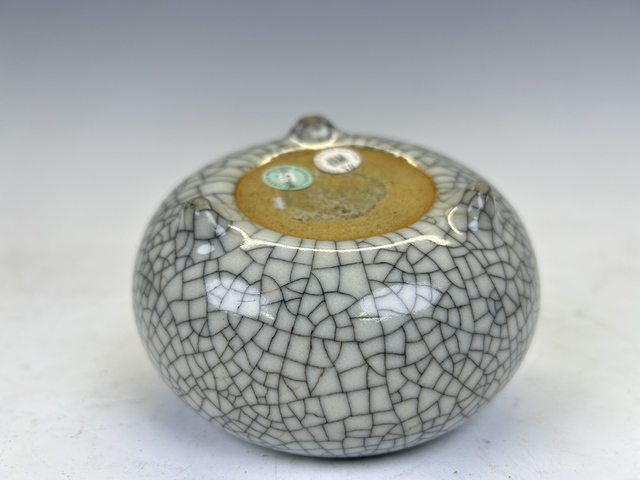 古玩陶瓷清中期·哥釉三足水呈拍賣，當前價格776元