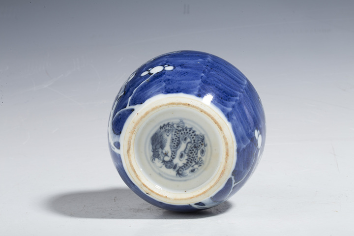 古玩陶瓷清末民初·青花留白冰梅紋小罐拍賣，當前價格2500元